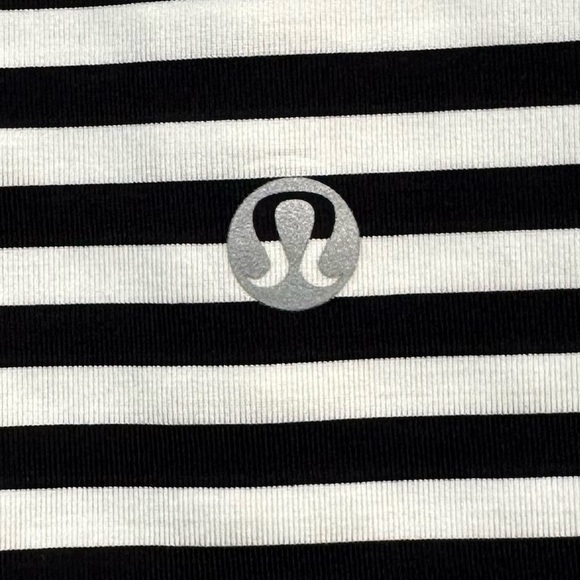 Lululemon Free to Be Tank Top in Classic Black & White Stripe - Size 6 - Picture 11 of 12